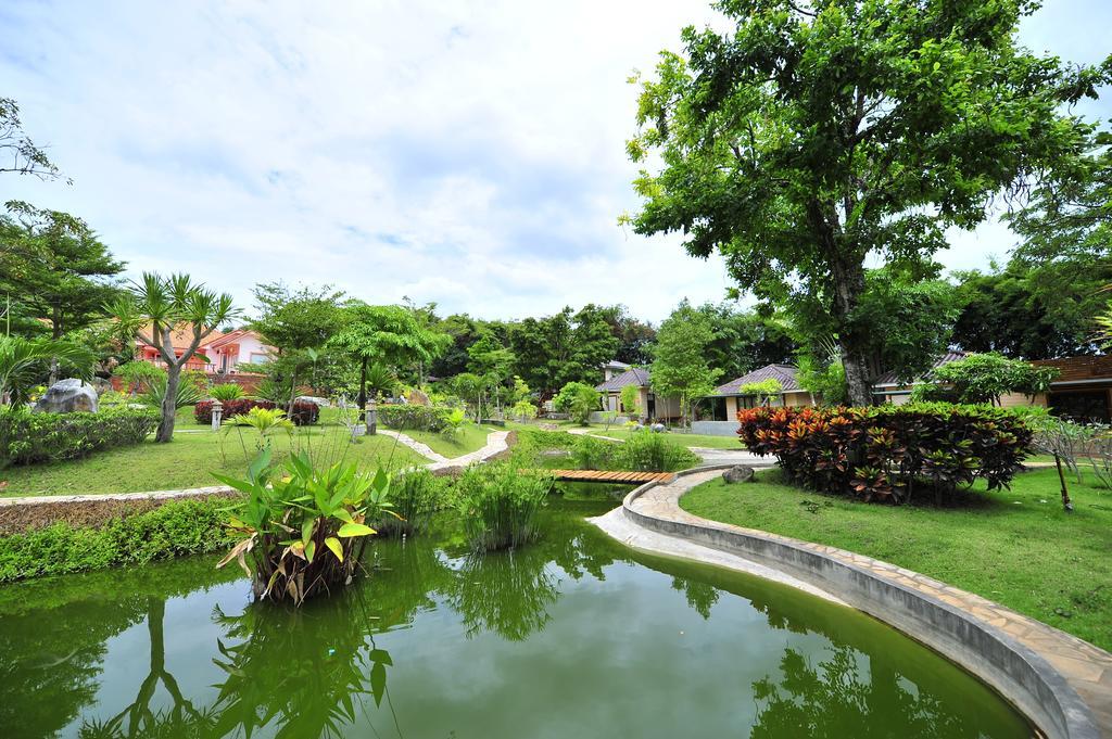Dusit Talai Resort Nong Nam Daeng Extérieur photo
