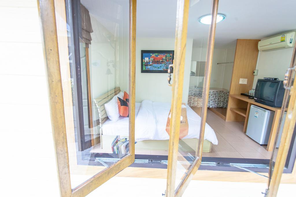 Dusit Talai Resort Nong Nam Daeng Extérieur photo