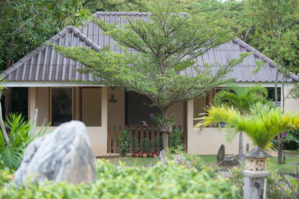 Dusit Talai Resort Nong Nam Daeng Extérieur photo