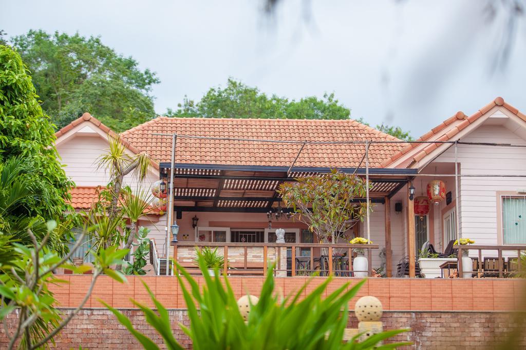 Dusit Talai Resort Nong Nam Daeng Extérieur photo