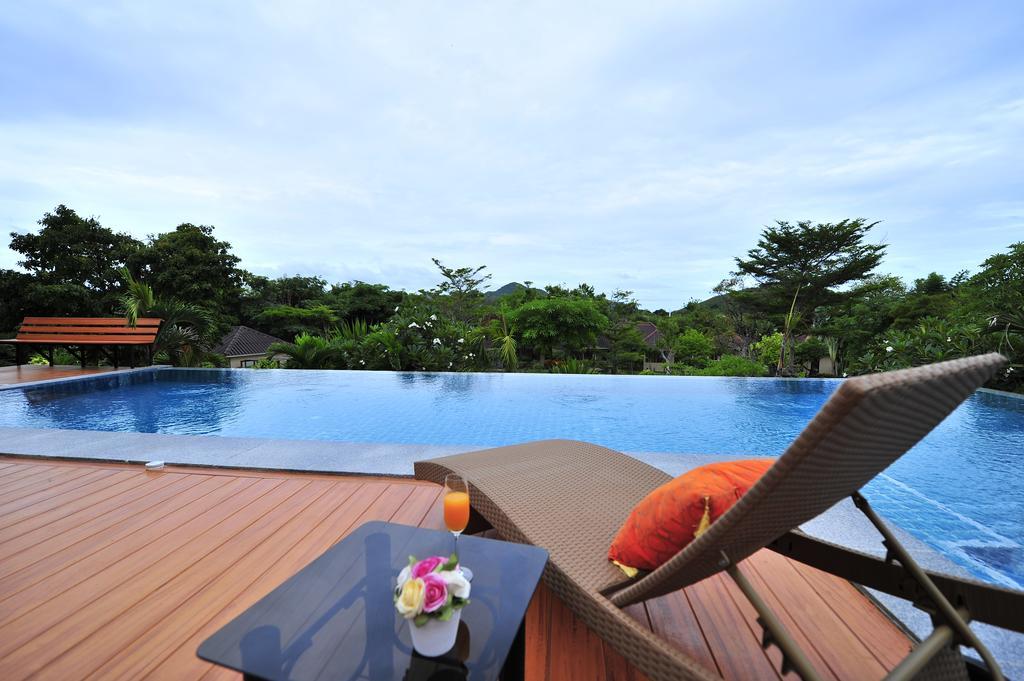 Dusit Talai Resort Nong Nam Daeng Extérieur photo