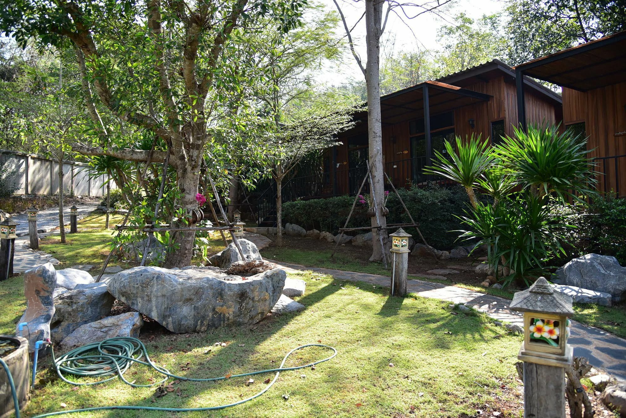 Dusit Talai Resort Nong Nam Daeng Extérieur photo